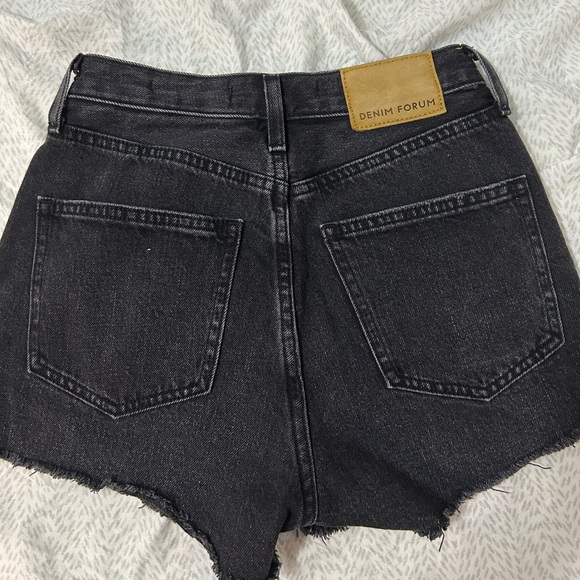 Aritzia Denim Forum Yoko Shorts - Picture 1 of 4